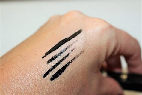 Givenchy Liner Vinyl Brush Tip Eyeliner Review & Swatches